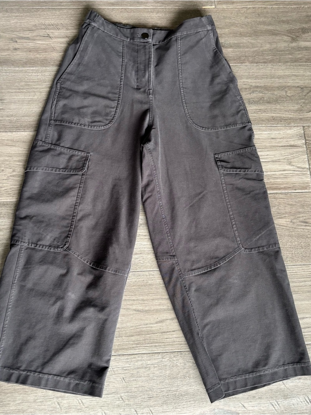 Lululemon Light Utilitech Cargo Pocket High-Rise Crop Size 26 - Picture 9 of 11